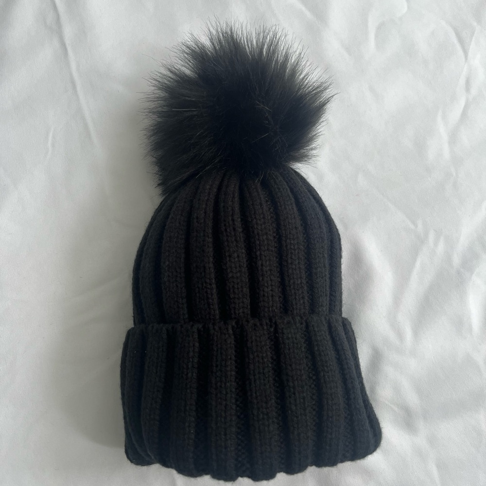 Sunday Best Aritzia Black Pom Pom Beanie Hat NWT - Picture 3 of 3